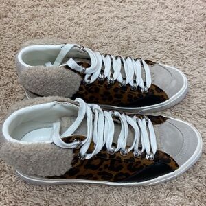NWT Marc Fisher Sneaker